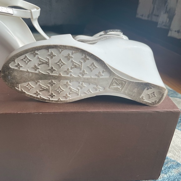 Louis Vuitton white wedge sandals - Picture 5 of 9